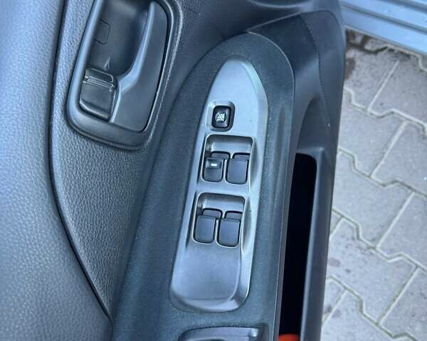 Серый Мицубиси Лансер, объемом двигателя 1.6 л и пробегом 256 тыс. км за 4500 $, фото 5 на Automoto.ua