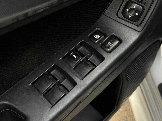 Серый Мицубиси Лансер, объемом двигателя 2 л и пробегом 207 тыс. км за 5800 $, фото 19 на Automoto.ua