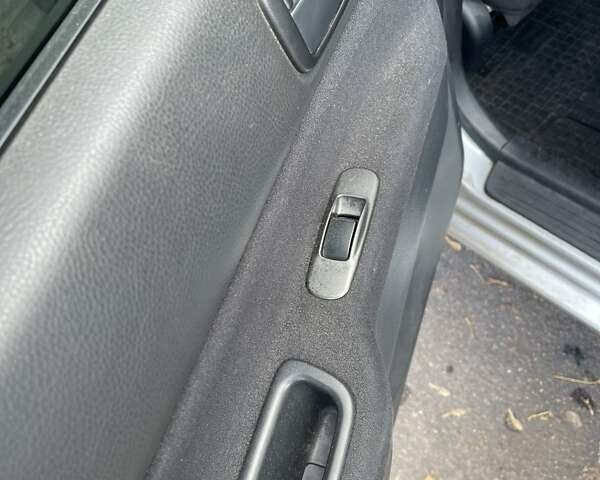 Сірий Міцубісі Lancer, об'ємом двигуна 1.58 л та пробігом 305 тис. км за 3300 $, фото 9 на Automoto.ua