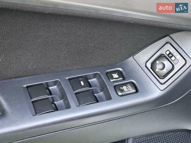 Серый Мицубиси Лансер, объемом двигателя 2 л и пробегом 282 тыс. км за 5450 $, фото 55 на Automoto.ua