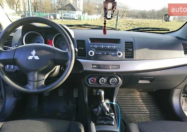 Сірий Міцубісі Lancer, об'ємом двигуна 1.5 л та пробігом 270 тис. км за 5900 $, фото 8 на Automoto.ua