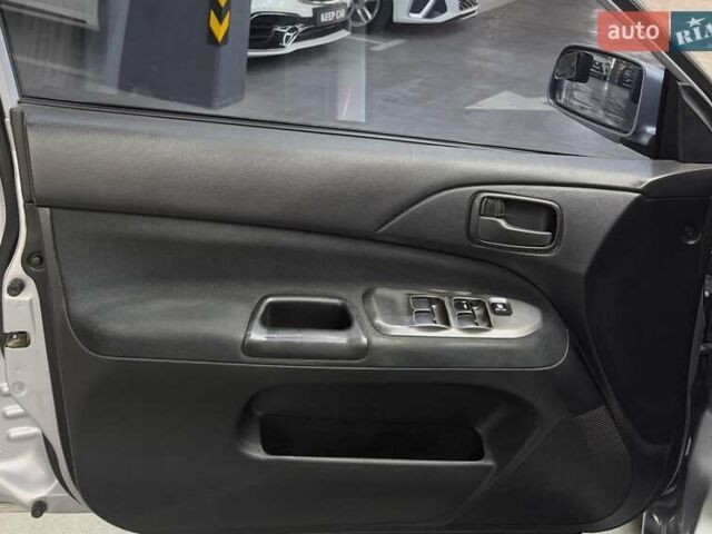 Серый Мицубиси Лансер, объемом двигателя 1.58 л и пробегом 271 тыс. км за 4200 $, фото 29 на Automoto.ua