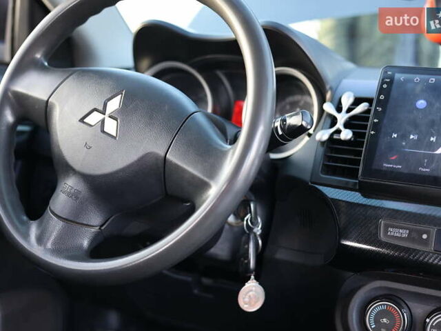 Серый Мицубиси Лансер, объемом двигателя 1.5 л и пробегом 330 тыс. км за 5250 $, фото 2 на Automoto.ua