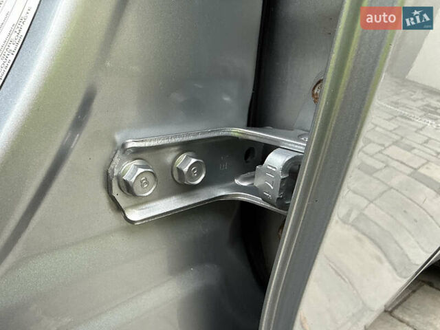 Міцубісі Lancer 2007 у Житомирі на Automoto.ua Сірий Міцубісі Lancer, об'ємом двигуна 1.5 л та пробігом 195 тис. км за 5700 $, фото 61 на Automoto.ua