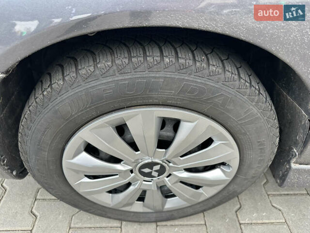 Сірий Міцубісі Lancer, об'ємом двигуна 1.6 л та пробігом 115 тис. км за 2800 $, фото 9 на Automoto.ua