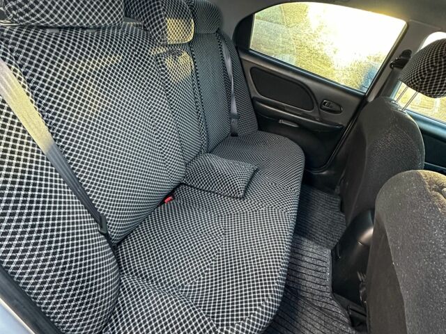 Серый Мицубиси Лансер, объемом двигателя 1.6 л и пробегом 280 тыс. км за 4600 $, фото 12 на Automoto.ua