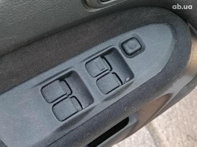 Сірий Міцубісі Lancer, об'ємом двигуна 1.6 л та пробігом 222 тис. км за 3990 $, фото 13 на Automoto.ua