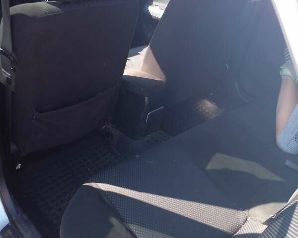 Серый Мицубиси Лансер, объемом двигателя 1.6 л и пробегом 210 тыс. км за 3500 $, фото 3 на Automoto.ua