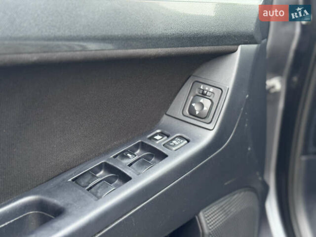 Сірий Міцубісі Lancer, об'ємом двигуна 2 л та пробігом 222 тис. км за 6300 $, фото 9 на Automoto.ua