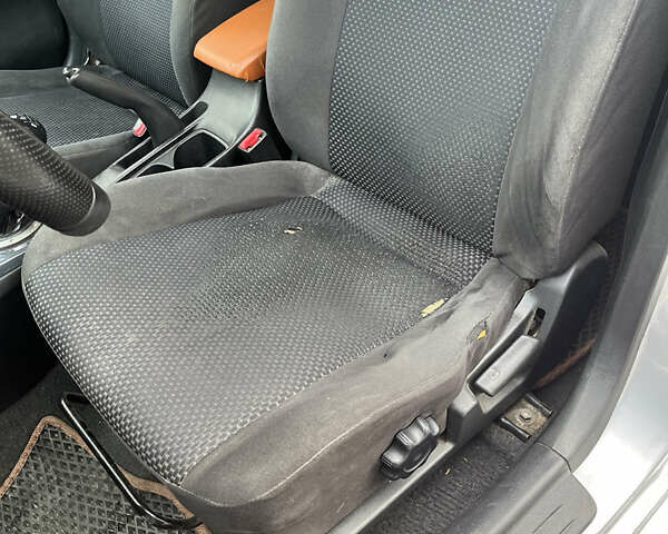 Серый Мицубиси Лансер, объемом двигателя 1.58 л и пробегом 232 тыс. км за 4900 $, фото 23 на Automoto.ua