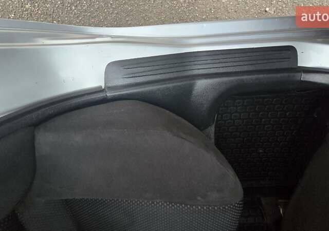 Сірий Міцубісі Lancer, об'ємом двигуна 1.6 л та пробігом 213 тис. км за 3600 $, фото 34 на Automoto.ua