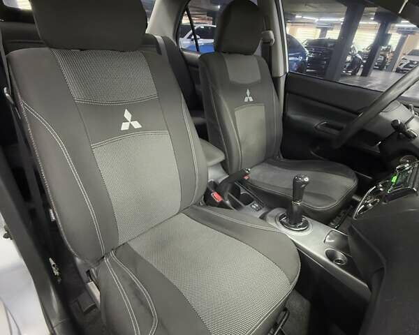 Серый Мицубиси Лансер, объемом двигателя 1.58 л и пробегом 271 тыс. км за 4200 $, фото 21 на Automoto.ua