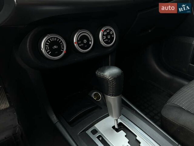 Серый Мицубиси Лансер, объемом двигателя 2 л и пробегом 199 тыс. км за 7499 $, фото 12 на Automoto.ua