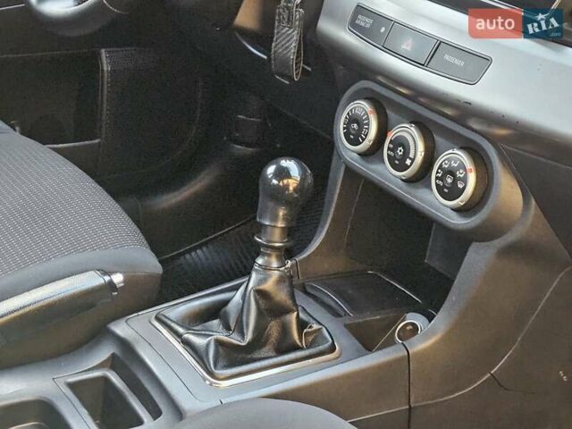 Серый Мицубиси Лансер, объемом двигателя 2 л и пробегом 282 тыс. км за 5450 $, фото 52 на Automoto.ua