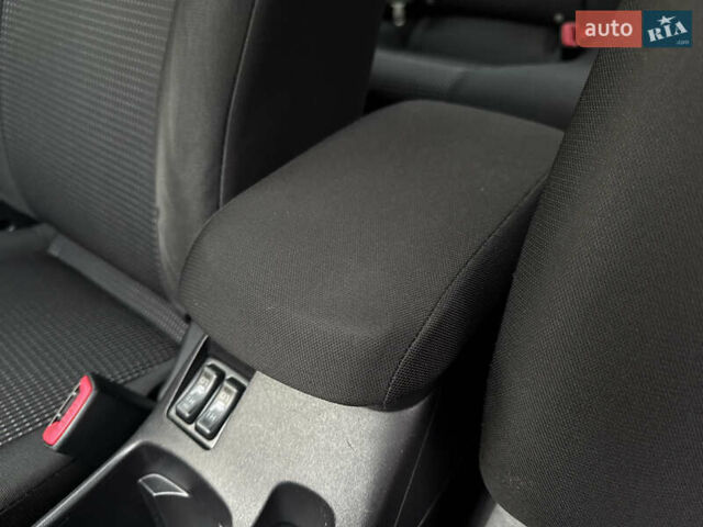 Міцубісі Lancer 2007 у Житомирі на Automoto.ua Сірий Міцубісі Lancer, об'ємом двигуна 1.5 л та пробігом 195 тис. км за 5700 $, фото 27 на Automoto.ua