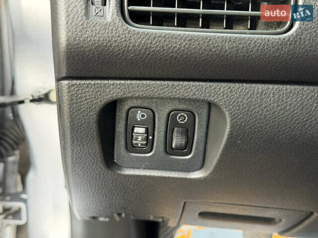 Серый Мицубиси Лансер, объемом двигателя 1.3 л и пробегом 160 тыс. км за 5555 $, фото 42 на Automoto.ua