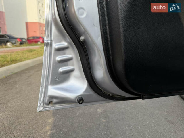 Сірий Міцубісі Lancer, об'ємом двигуна 1.3 л та пробігом 160 тис. км за 4999 $, фото 38 на Automoto.ua