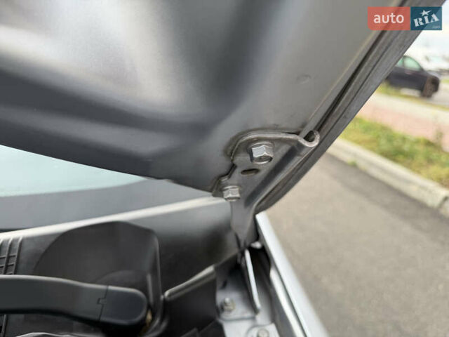 Серый Мицубиси Лансер, объемом двигателя 1.3 л и пробегом 160 тыс. км за 5555 $, фото 72 на Automoto.ua