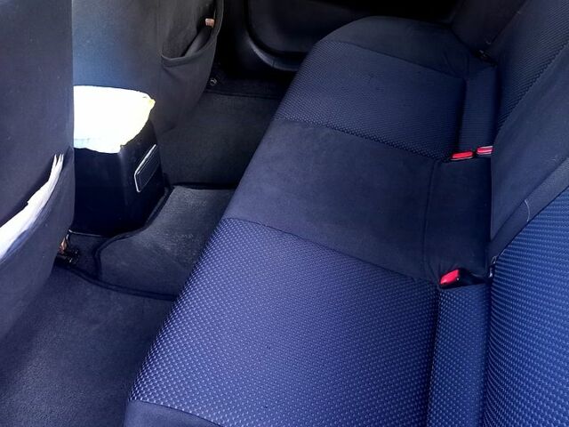 Серый Мицубиси Лансер, объемом двигателя 1.6 л и пробегом 225 тыс. км за 3200 $, фото 3 на Automoto.ua