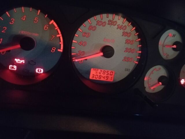 Серый Мицубиси Лансер, объемом двигателя 1.6 л и пробегом 308 тыс. км за 3800 $, фото 6 на Automoto.ua