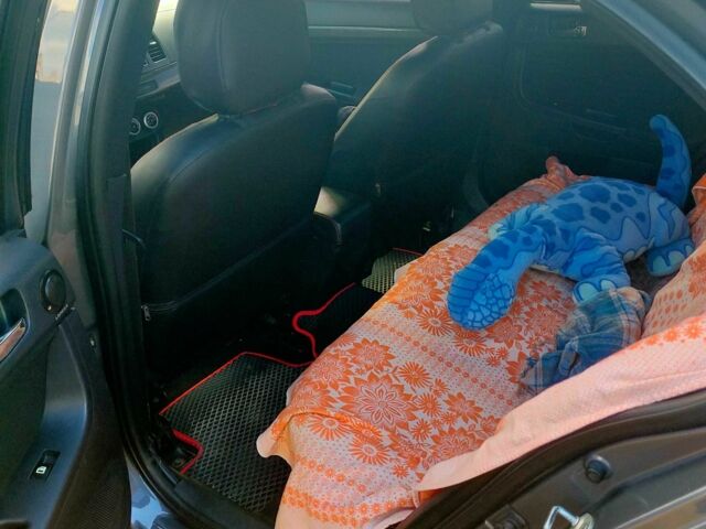 Серый Мицубиси Лансер, объемом двигателя 2 л и пробегом 351 тыс. км за 7000 $, фото 8 на Automoto.ua