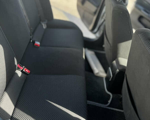 Серый Мицубиси Лансер, объемом двигателя 1.58 л и пробегом 261 тыс. км за 4500 $, фото 2 на Automoto.ua