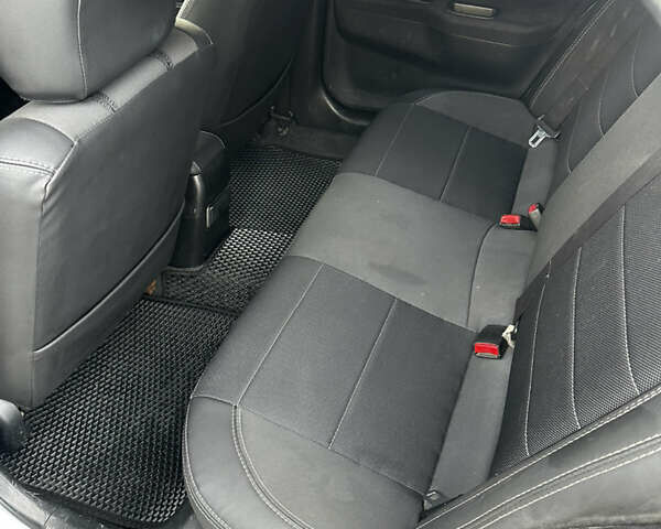 Серый Мицубиси Лансер, объемом двигателя 1.6 л и пробегом 200 тыс. км за 3900 $, фото 7 на Automoto.ua