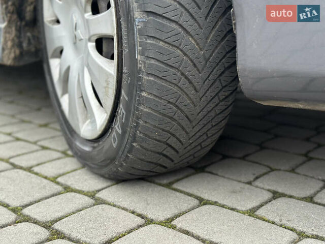 Сірий Міцубісі Lancer, об'ємом двигуна 1.6 л та пробігом 177 тис. км за 2800 $, фото 15 на Automoto.ua