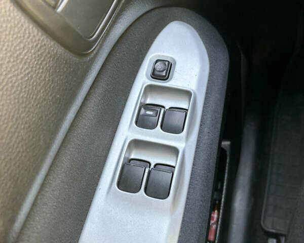 Серый Мицубиси Лансер, объемом двигателя 1.6 л и пробегом 193 тыс. км за 4000 $, фото 22 на Automoto.ua