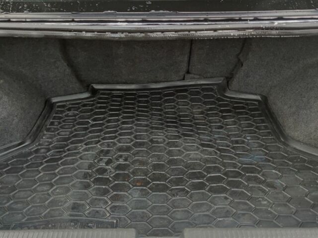 Серый Мицубиси Лансер, объемом двигателя 1.6 л и пробегом 225 тыс. км за 3100 $, фото 7 на Automoto.ua