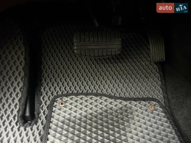 Сірий Міцубісі Lancer, об'ємом двигуна 1.5 л та пробігом 177 тис. км за 5999 $, фото 13 на Automoto.ua