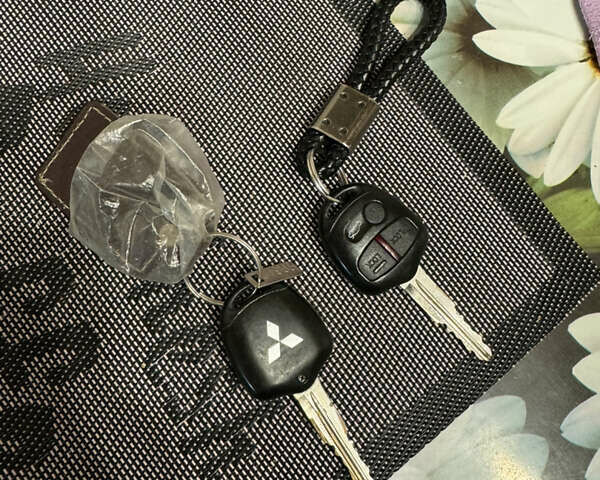 Мицубиси Лансер 2008 в Львове на Automoto.ua Серый Мицубиси Лансер, объемом двигателя 2 л и пробегом 230 тыс. км за 6000 $, фото 2 на Automoto.ua