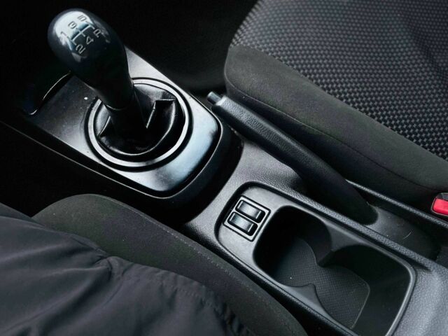 Сірий Міцубісі Lancer, об'ємом двигуна 1.6 л та пробігом 254 тис. км за 3800 $, фото 19 на Automoto.ua