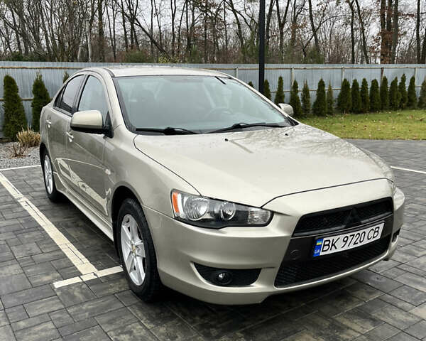 Сірий Міцубісі Lancer, об'ємом двигуна 2 л та пробігом 230 тис. км за 6800 $, фото 1 на Automoto.ua
