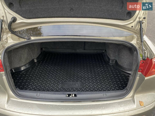 Мицубиси Лансер 2008 в Запорожье на Automoto.ua Серый Мицубиси Лансер, объемом двигателя 2 л и пробегом 300 тыс. км за 6000 $, фото 4 на Automoto.ua