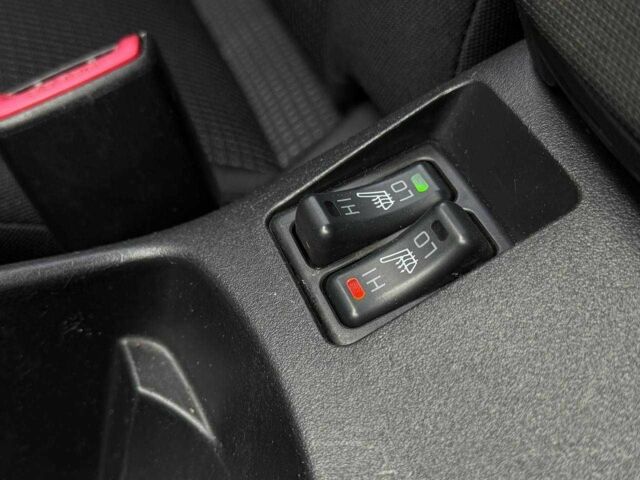 Сірий Міцубісі Lancer, об'ємом двигуна 1.5 л та пробігом 233 тис. км за 5890 $, фото 21 на Automoto.ua