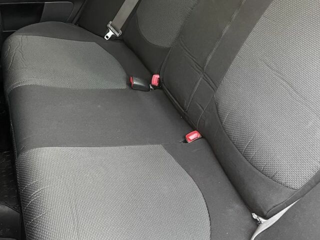 Серый Мицубиси Лансер, объемом двигателя 2 л и пробегом 224 тыс. км за 6500 $, фото 4 на Automoto.ua