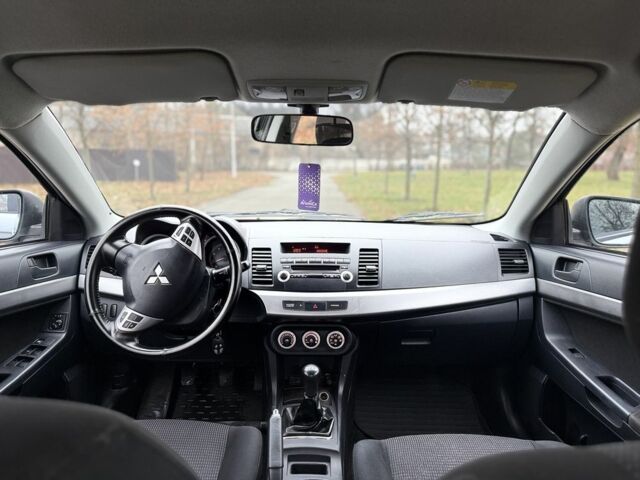 Сірий Міцубісі Lancer, об'ємом двигуна 2 л та пробігом 265 тис. км за 5300 $, фото 13 на Automoto.ua