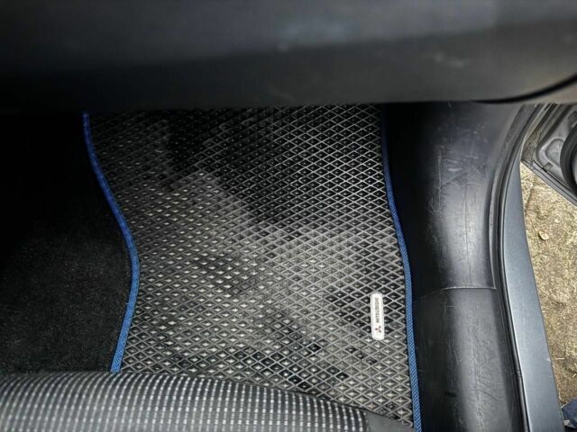 Серый Мицубиси Лансер, объемом двигателя 1.5 л и пробегом 147 тыс. км за 6700 $, фото 10 на Automoto.ua