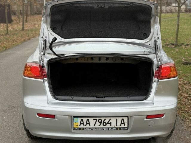 Сірий Міцубісі Lancer, об'ємом двигуна 2 л та пробігом 265 тис. км за 5300 $, фото 8 на Automoto.ua