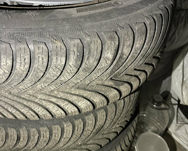 Сірий Міцубісі Lancer, об'ємом двигуна 1.59 л та пробігом 219 тис. км за 4500 $, фото 22 на Automoto.ua