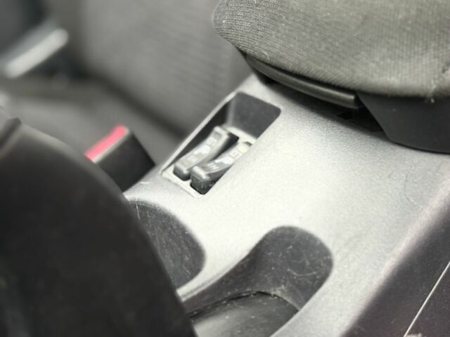 Сірий Міцубісі Lancer, об'ємом двигуна 2 л та пробігом 265 тис. км за 5300 $, фото 20 на Automoto.ua