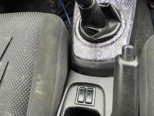 Серый Мицубиси Лансер, объемом двигателя 1.6 л и пробегом 280 тыс. км за 900 $, фото 6 на Automoto.ua