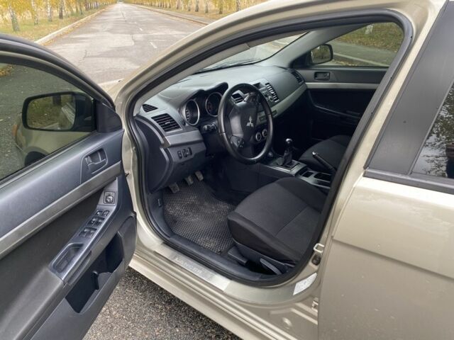 Міцубісі Lancer 2008 у Запоріжжя на Automoto.ua Сірий Міцубісі Lancer, об'ємом двигуна 2 л та пробігом 300 тис. км за 6500 $, фото 5 на Automoto.ua