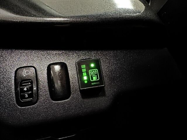 Серый Мицубиси Лансер, объемом двигателя 2 л и пробегом 172 тыс. км за 6300 $, фото 13 на Automoto.ua