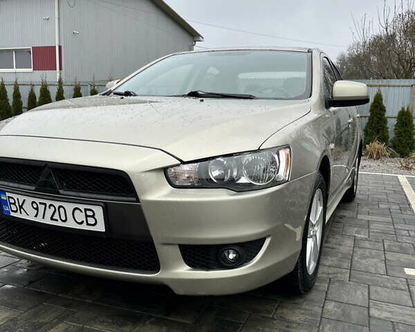 Сірий Міцубісі Lancer, об'ємом двигуна 2 л та пробігом 230 тис. км за 6800 $, фото 3 на Automoto.ua