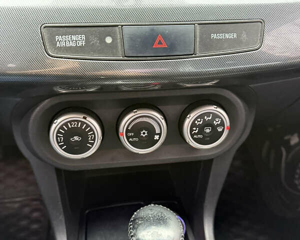 Сірий Міцубісі Lancer, об'ємом двигуна 2 л та пробігом 253 тис. км за 8700 $, фото 31 на Automoto.ua