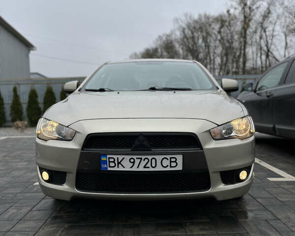 Сірий Міцубісі Lancer, об'ємом двигуна 2 л та пробігом 230 тис. км за 6800 $, фото 5 на Automoto.ua