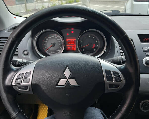 Сірий Міцубісі Lancer, об'ємом двигуна 2 л та пробігом 131 тис. км за 4899 $, фото 6 на Automoto.ua