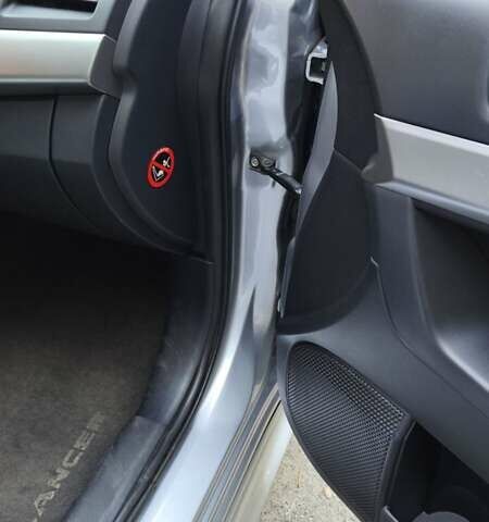 Міцубісі Lancer 2008 у Києві на Automoto.ua Сірий Міцубісі Lancer, об'ємом двигуна 2 л та пробігом 175 тис. км за 8200 $, фото 11 на Automoto.ua